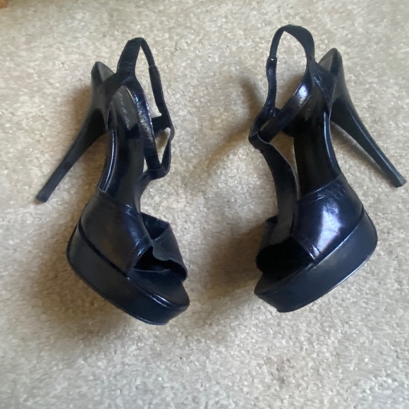 Eva & Zoe Black Leather T-Strap Shoes, Size 8 - Picture 8 of 12